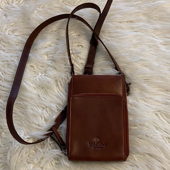 Wild West Handbags - Wild WestLos  Angeles  Brown Leather Crossbody Bag BNWOT
